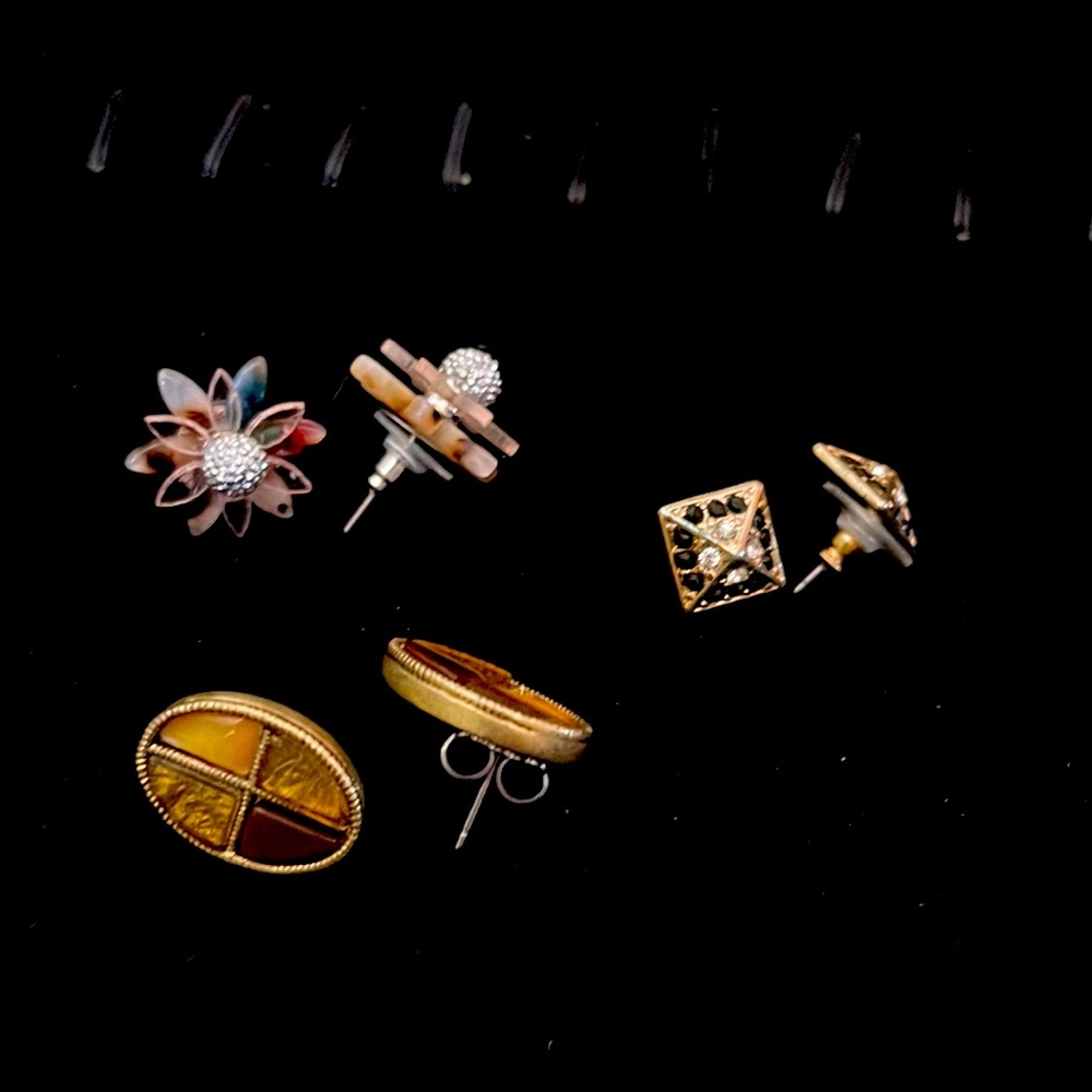 Lot of 3 stud earrings